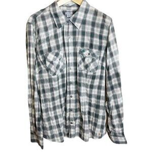 ✨Carhartt Women's Plaid Cotton Button Up Shirt✨